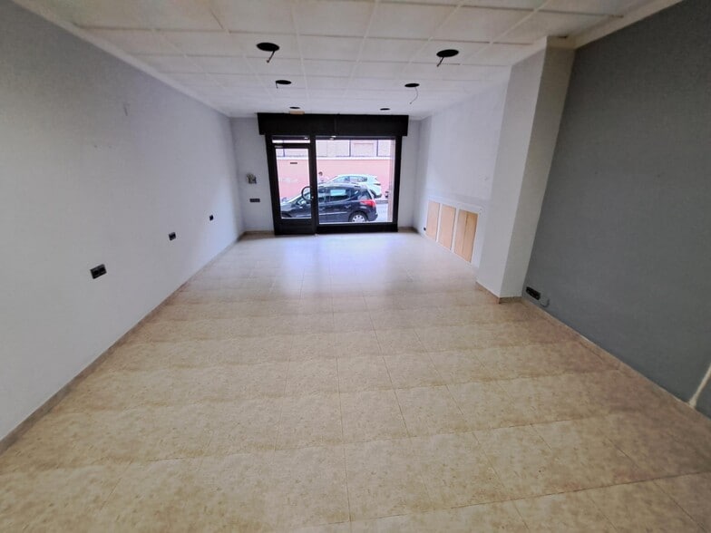 Local commercial dans València à louer - Photo de l’immeuble – Image 2 sur 8