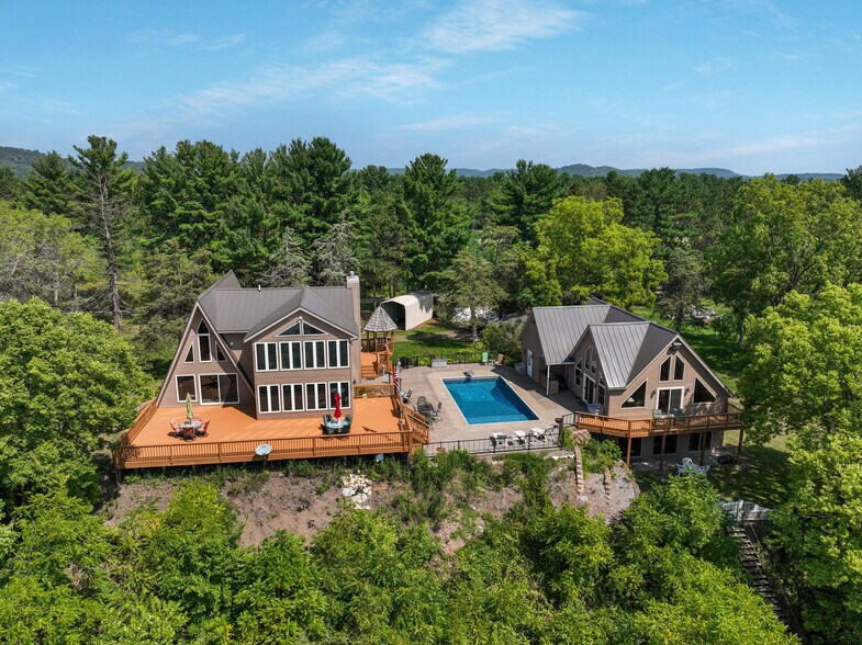 N736 Scenic Ln, Pepin, WI à vendre - Aérien – Image 1 sur 38