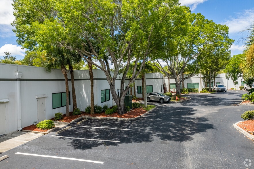 4110 Center Pointe Dr, Fort Myers, FL à vendre - Photo de l’immeuble – Image 3 sur 12