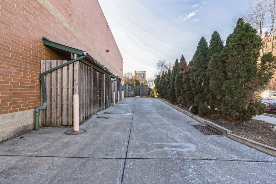 300-318 N 63rd St, Philadelphia, PA à louer - Photo de l’immeuble – Image 3 sur 18