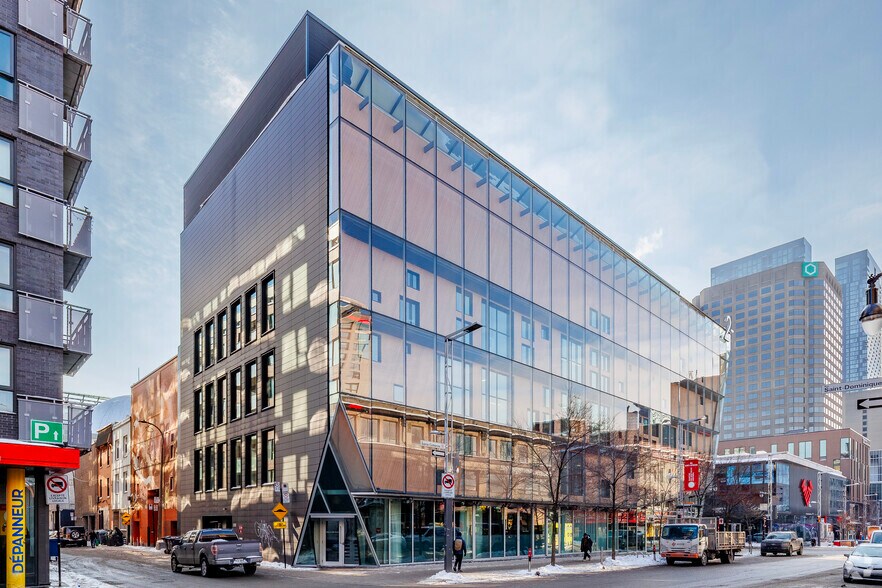 22 Rue Ste-Catherine E, Montréal, QC à louer - Photo de l’immeuble – Image 3 sur 3