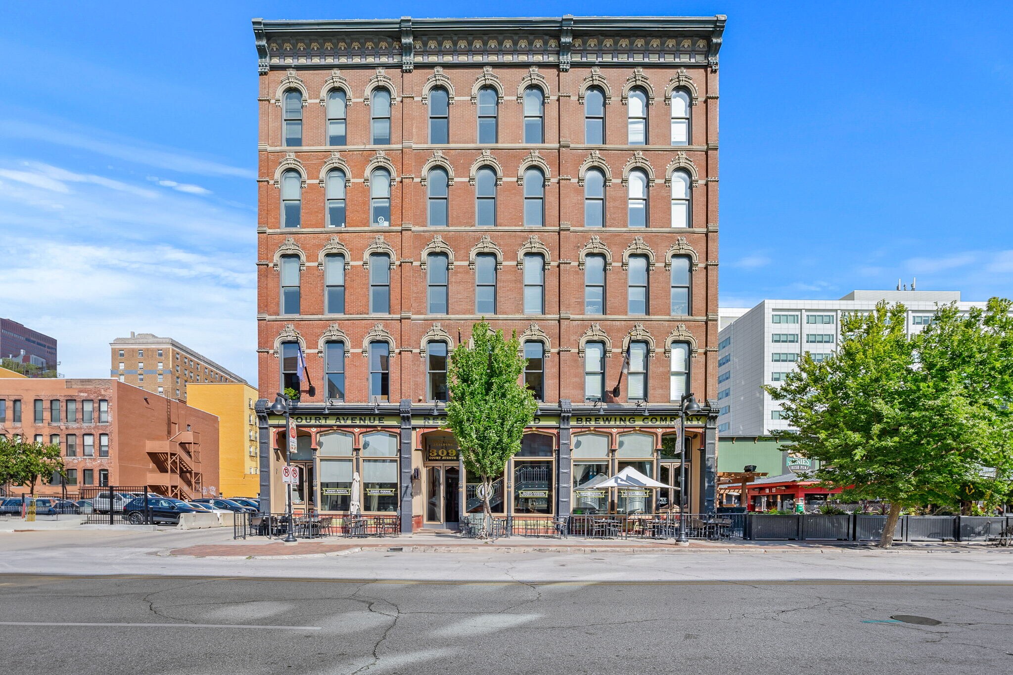 309 Court Ave, Des Moines, IA à louer Photo principale– Image 1 sur 23