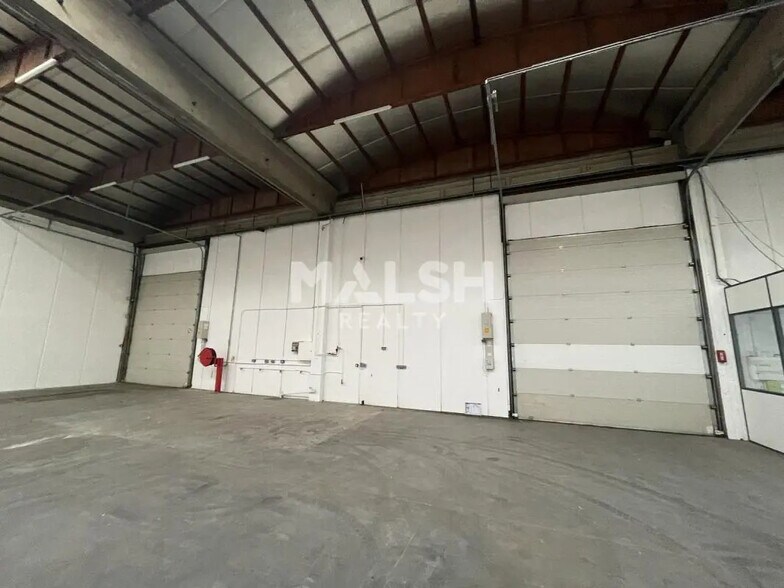 Bureau dans Saint-Priest à louer - Photo de l’immeuble – Image 2 sur 19