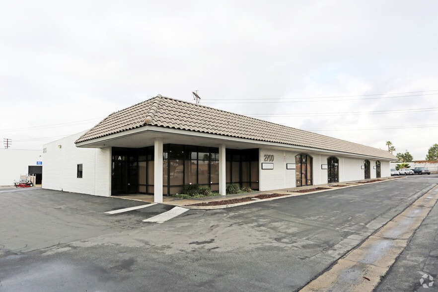 2700 S Main St, Santa Ana, CA à louer - Photo principale – Image 1 sur 4