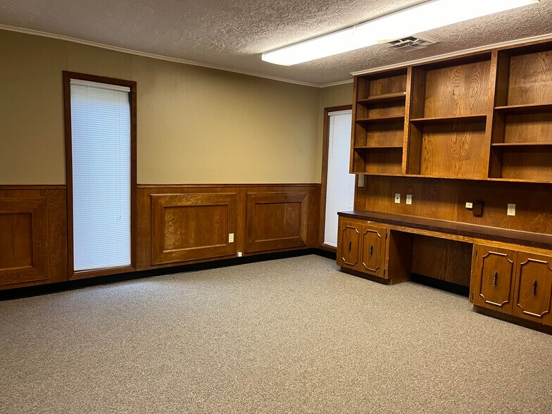 900 N University Dr, Nacogdoches, TX à louer - Photo de l’immeuble – Image 3 sur 3