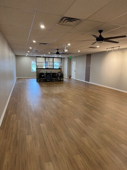111-119 E Goldsborough St, Crown Point, IN à louer - Photo de l’immeuble – Image 3 sur 5