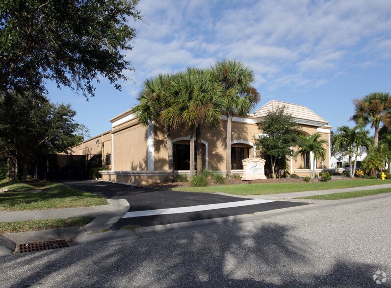 12750 Commonwealth Dr, Fort Myers, FL à vendre - Photo de l’immeuble – Image 1 sur 6