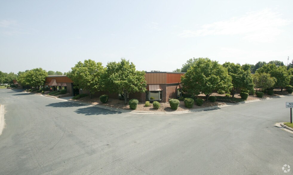 10550 County Road 81, Maple Grove, MN à louer - Photo de l’immeuble – Image 2 sur 17