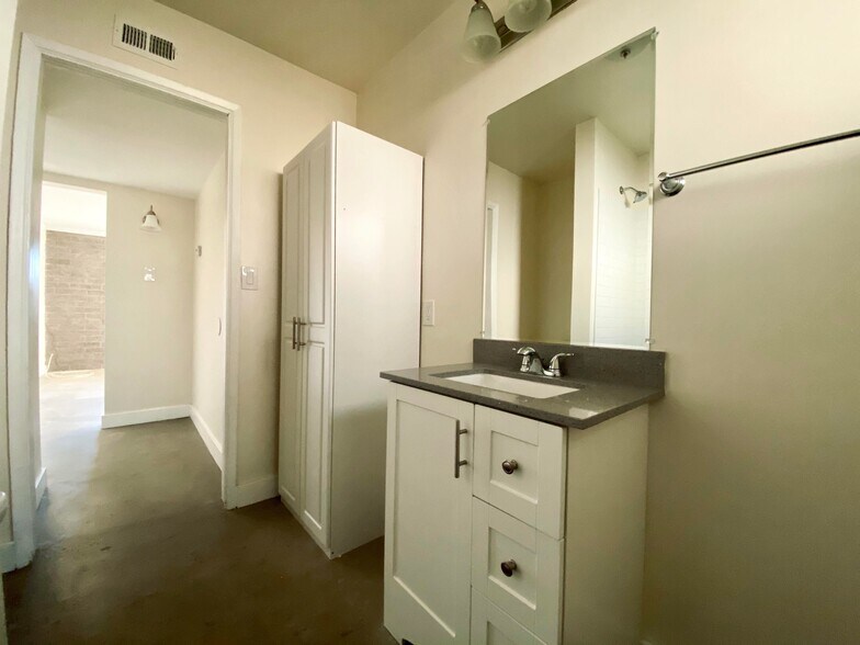 6716 E Avalon Dr, Scottsdale, AZ à vendre - Photo de l’immeuble – Image 2 sur 15