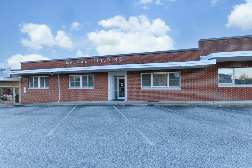 1834 Banking St, Greensboro, NC à louer - Photo de l’immeuble – Image 1 sur 23