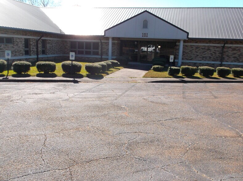 101 Hospital Dr, Tylertown, MS à vendre - Photo de l’immeuble – Image 2 sur 6