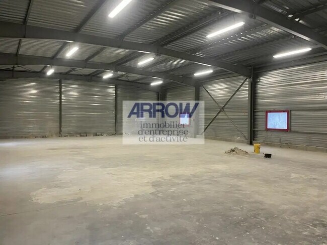 Plus de détails pour Local d'activités à louer