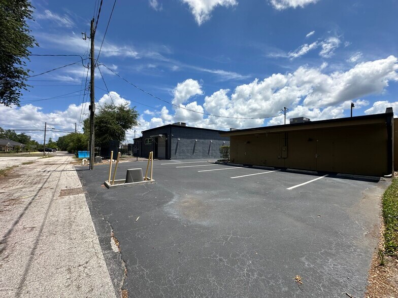 900 S French Ave, Sanford, FL à louer - Photo de l’immeuble – Image 3 sur 6