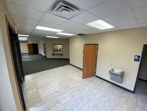 3370 E Jolly Rd, Lansing, MI à louer Photo intérieure– Image 1 sur 26