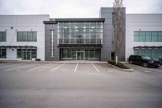 8288 North Fraser Way, Burnaby, BC à louer Photo intérieure– Image 1 sur 18