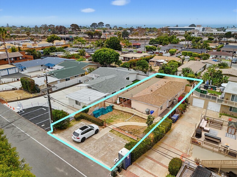 1090 Gardena Rd, Encinitas, CA à vendre - Photo principale – Image 1 sur 12