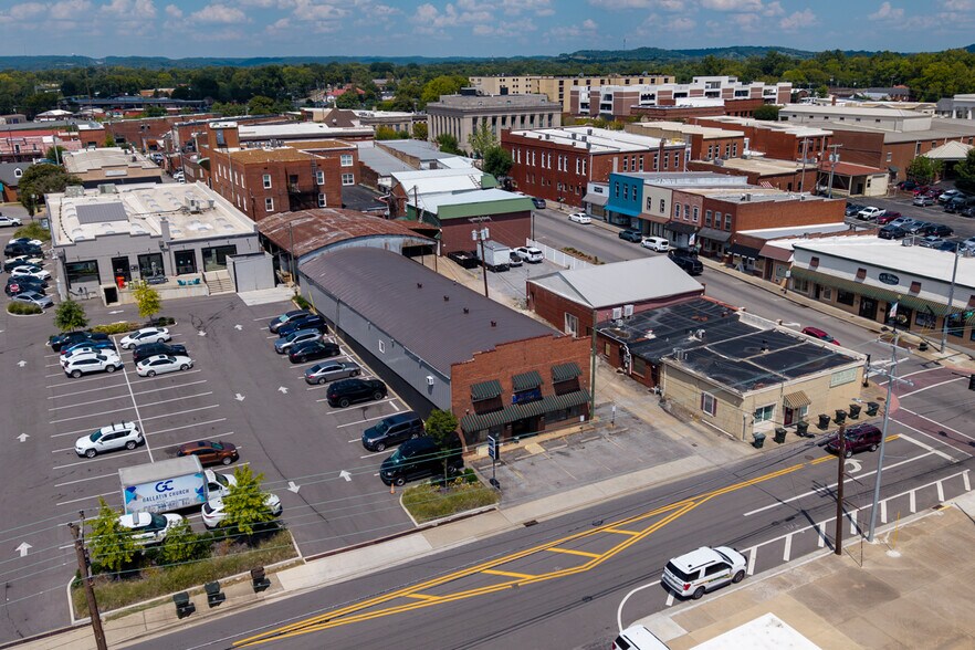 108 W Smith St, Gallatin, TN à louer - Photo de l’immeuble – Image 1 sur 20