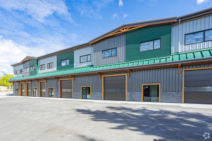 100 Alpine Mdws, Canmore, AB à louer - Photo de l’immeuble – Image 2 sur 8