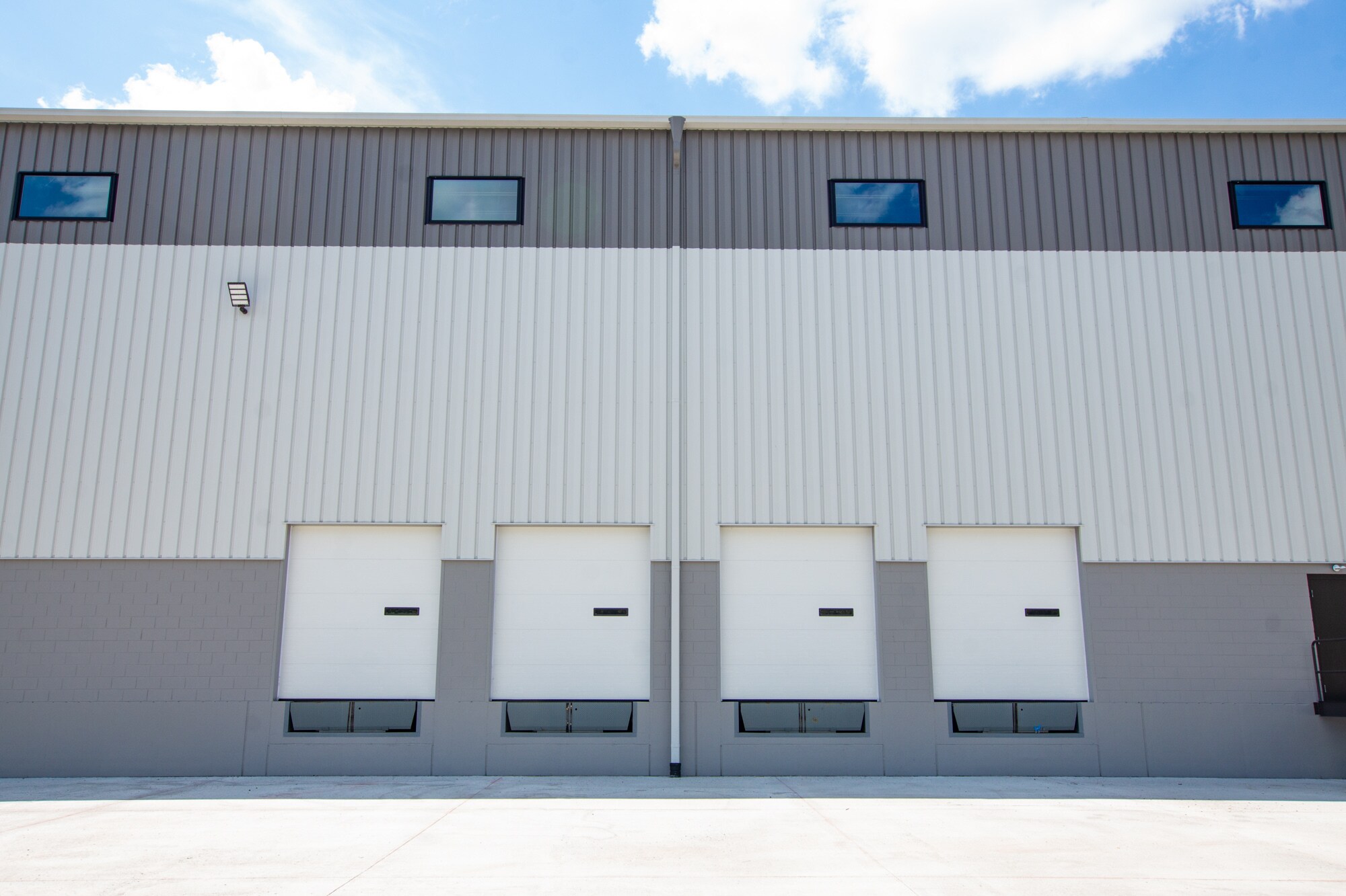 340-350 Research Dr, Pittston Township, PA à louer Photo principale– Image 1 sur 2