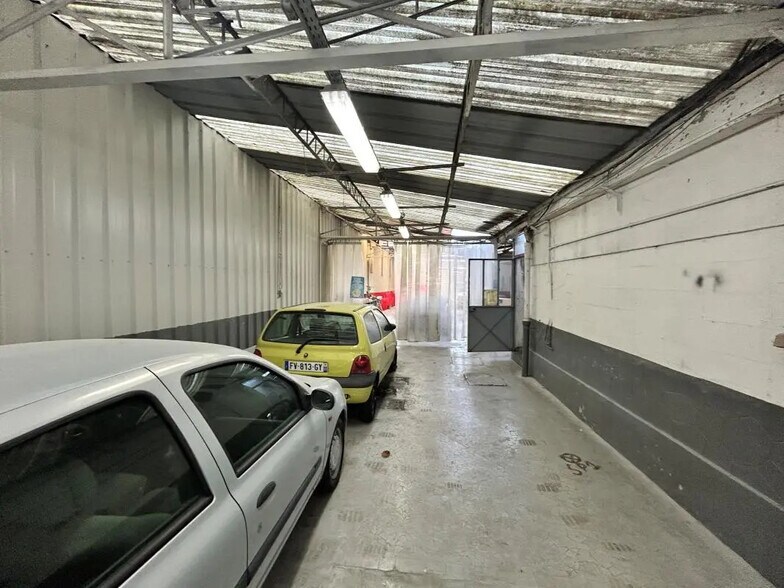 Local d'activités dans Livry-Gargan à vendre - Photo de l’immeuble – Image 1 sur 10