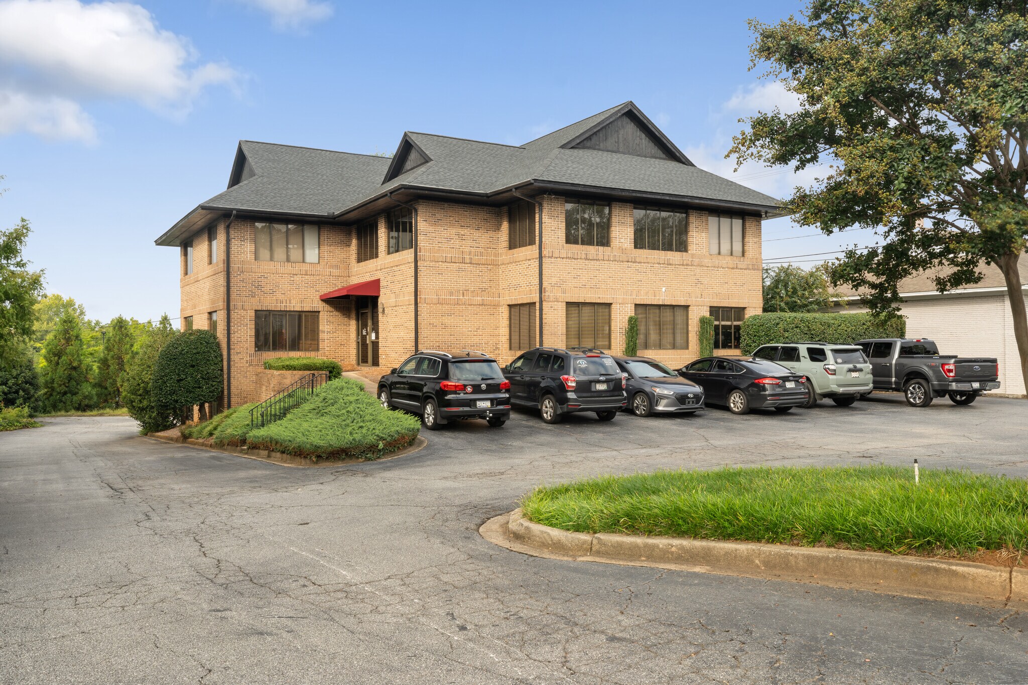 292 S Pine St, Spartanburg, SC à louer Photo de l’immeuble– Image 1 sur 19