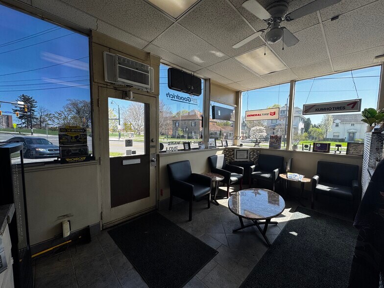 83 Cook Street, Rochester, NY à vendre - Photo de l’immeuble – Image 3 sur 3