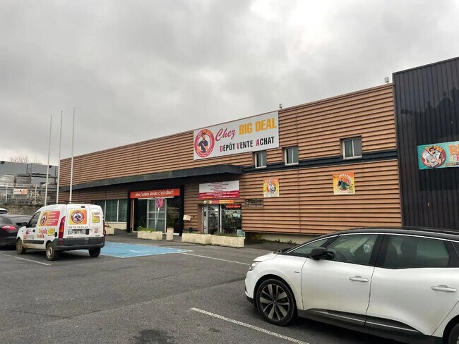 Plus de détails pour Local d’activités à vendre