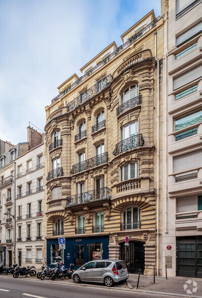 11 Rue Benjamin Franklin, Paris à louer - Photo de l’immeuble – Image 2 sur 4