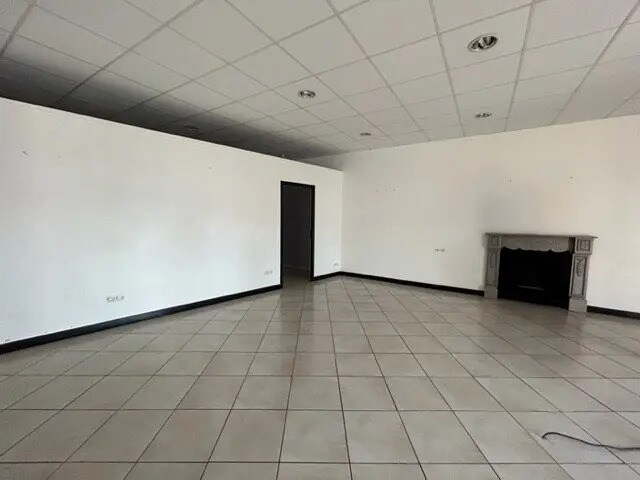 Bureau dans Châtenoy-le-Royal à louer - Photo de l’immeuble – Image 1 sur 8