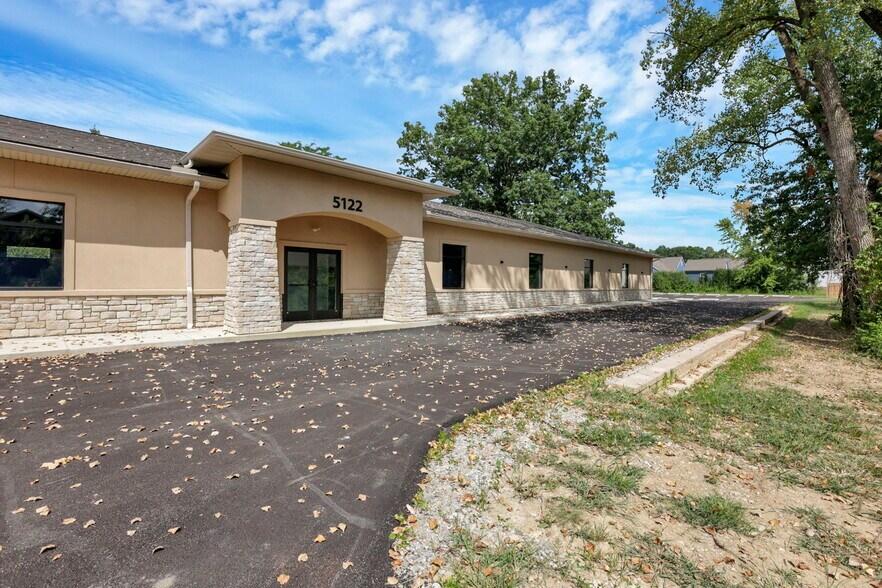 5122 Morse Rd, Columbus, OH à louer - Photo de l’immeuble – Image 1 sur 22