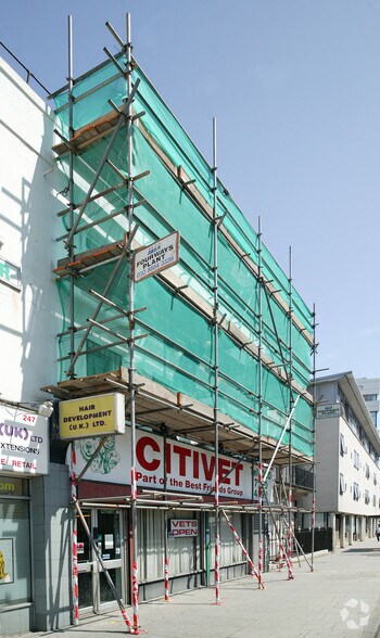 249-251 Mile End Rd, Londres à louer - Photo de l’immeuble – Image 3 sur 3