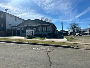 72 Burns St, Reno, NV à louer Photo de l’immeuble– Image 2 sur 5