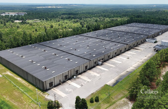 235 Standard Warehouse Rd, Lugoff, SC à louer Photo de l’immeuble– Image 1 sur 6