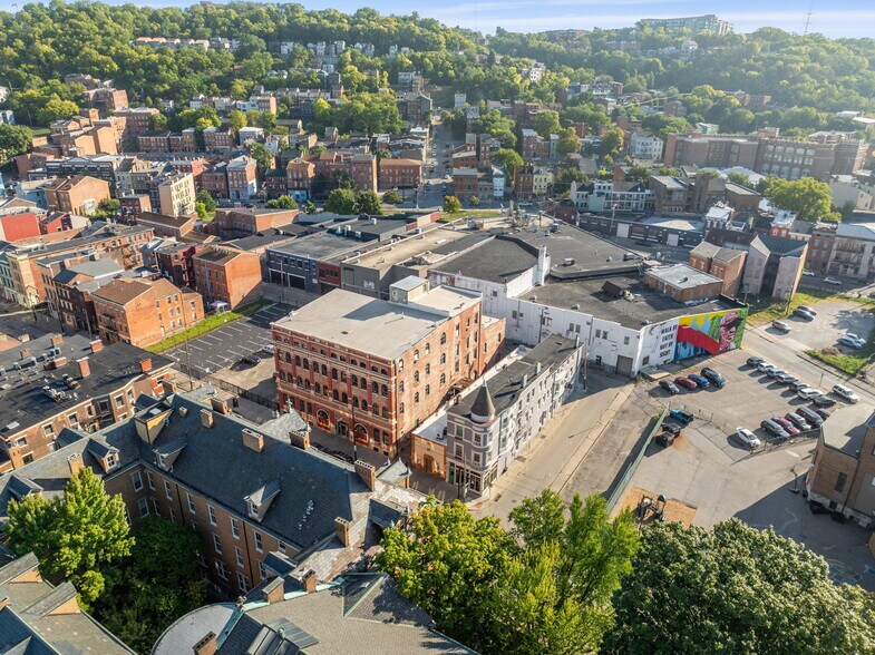 1620 Vine St, Cincinnati, OH à vendre - Photo de l’immeuble – Image 2 sur 5