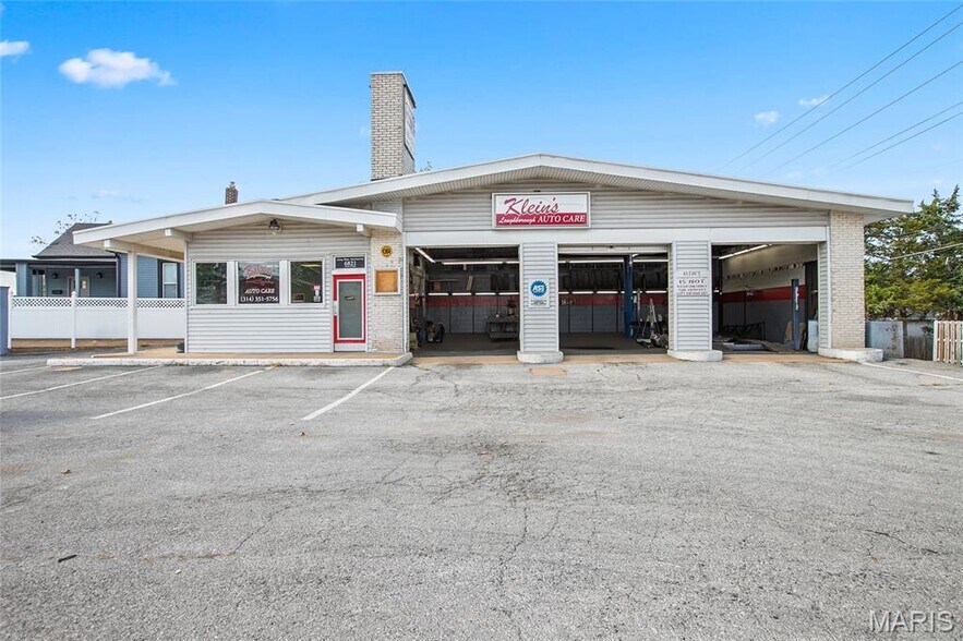 6821 Morganford Rd, Saint Louis, MO à vendre - Photo de l’immeuble – Image 2 sur 32