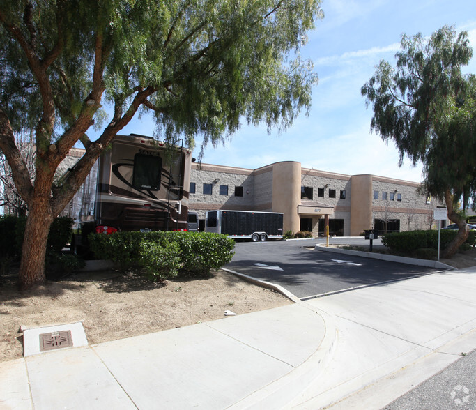 4477 Shopping Ln, Simi Valley, CA à louer - Photo de l’immeuble – Image 2 sur 8