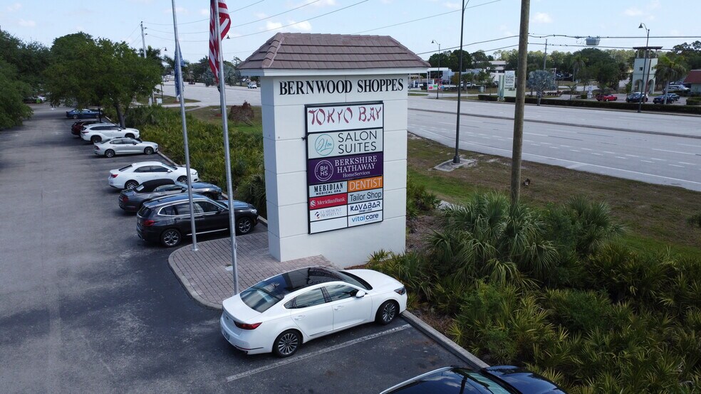 24860 S Tamiami Trl, Bonita Springs, FL à louer - Photo de l’immeuble – Image 3 sur 10