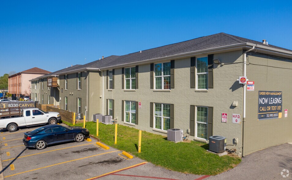 8330 Carvel Ln, Houston, TX à vendre - Photo de l’immeuble – Image 2 sur 66