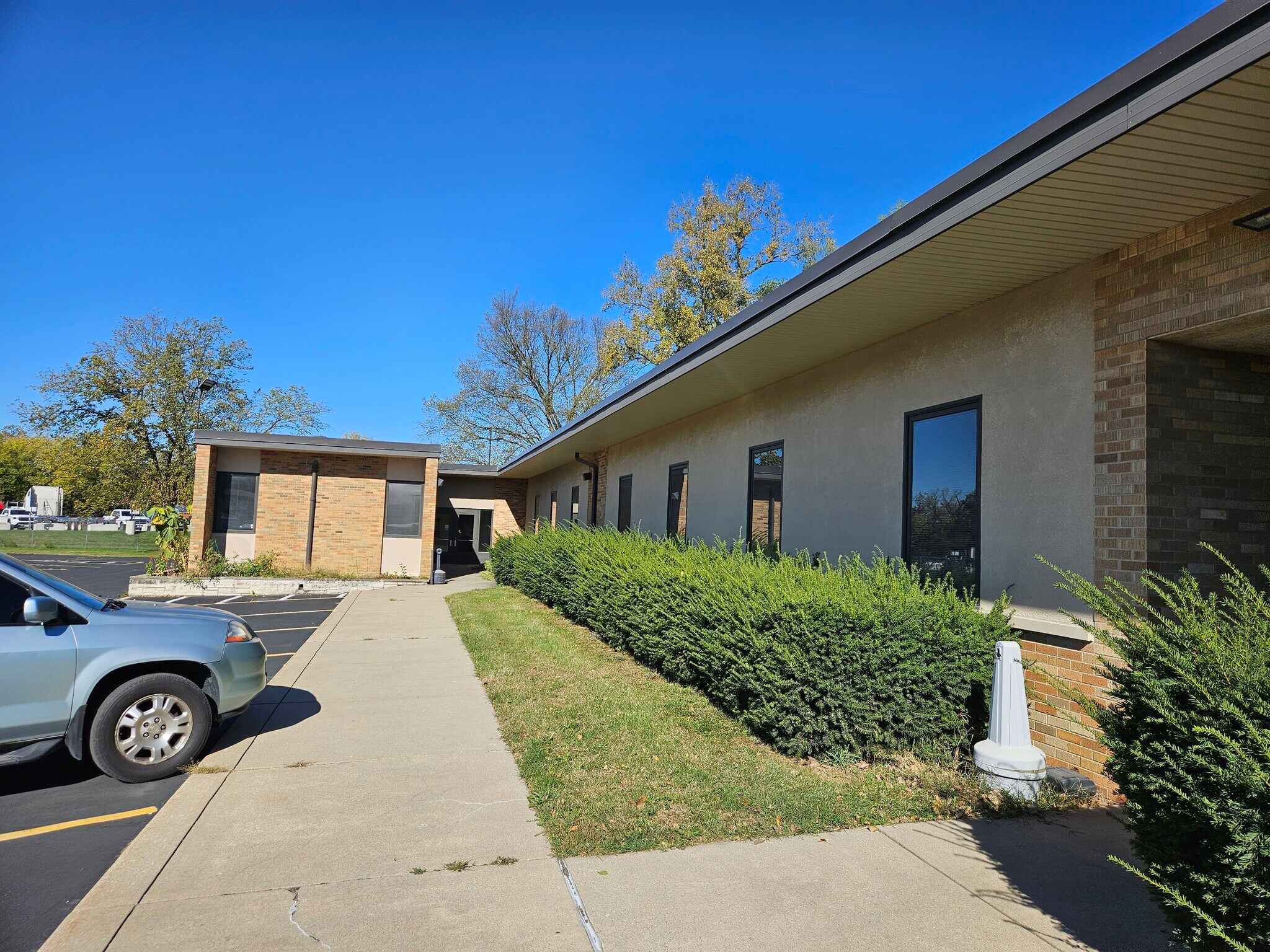 100 Manhattan Rd, Joliet, IL à louer Photo principale– Image 1 sur 9