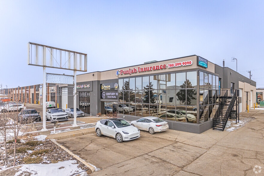 9166 34A Av NW, Edmonton, AB à louer - Photo de l’immeuble – Image 1 sur 7