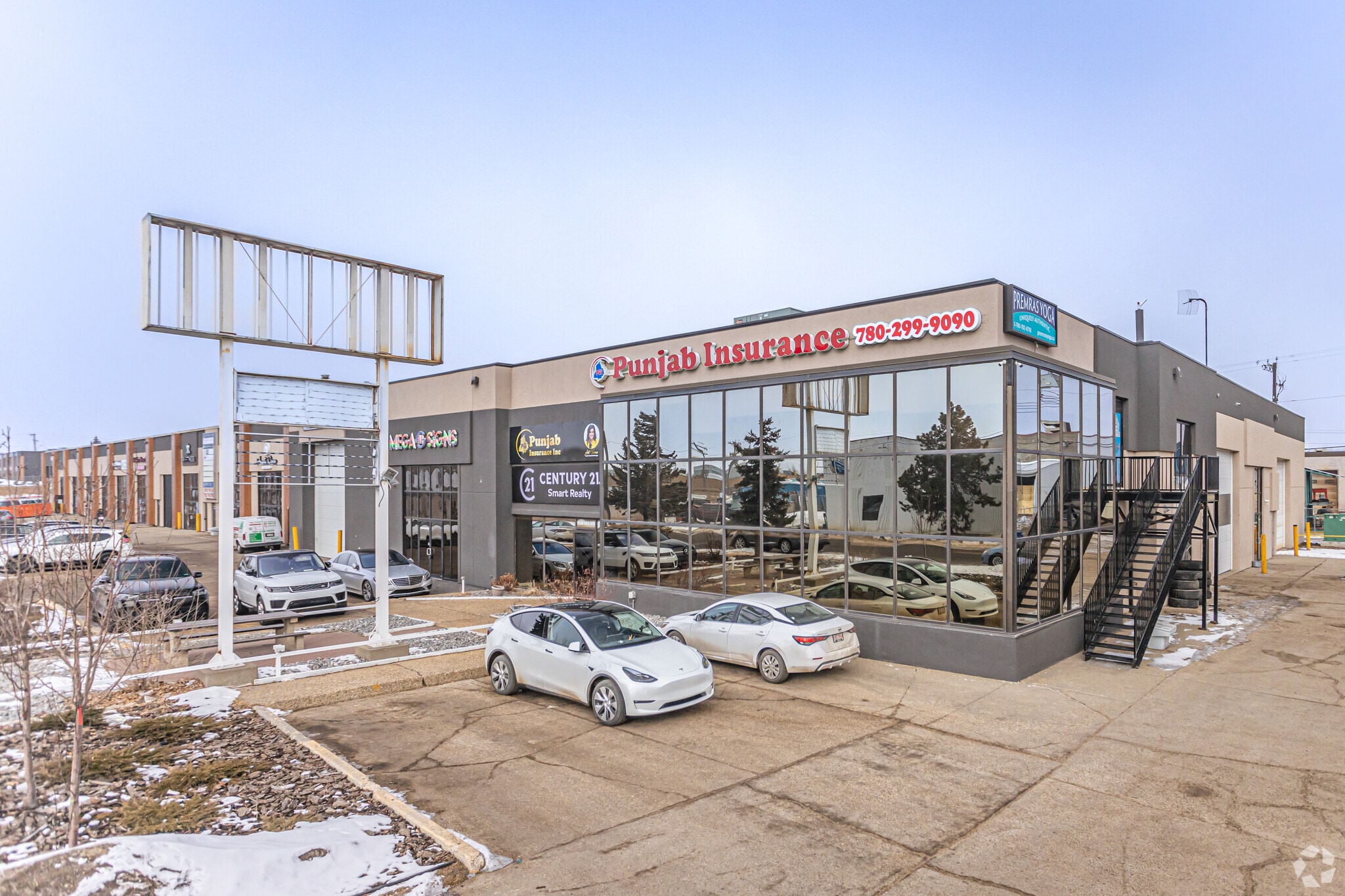 9166 34A Av NW, Edmonton, AB à louer Photo de l’immeuble– Image 1 sur 8