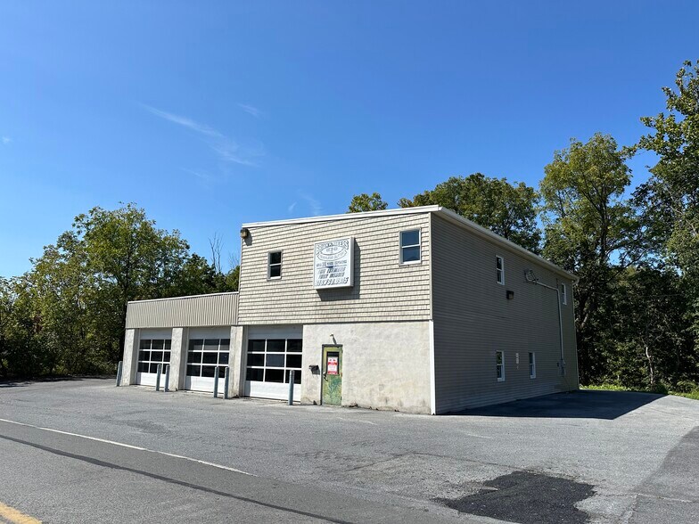 66 Dowell St, Slatington, PA à louer - Photo de l’immeuble – Image 1 sur 2