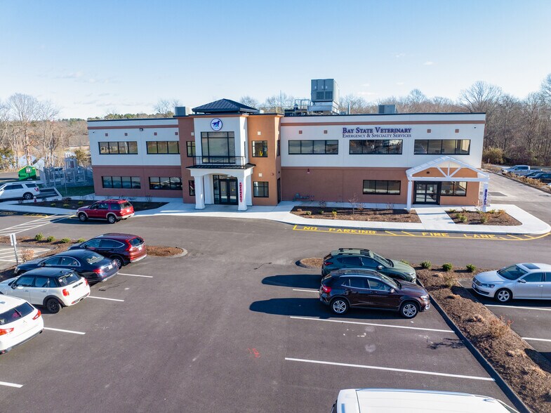 463 Swansea Mall Dr, Swansea, MA à vendre - Photo de l’immeuble – Image 2 sur 4