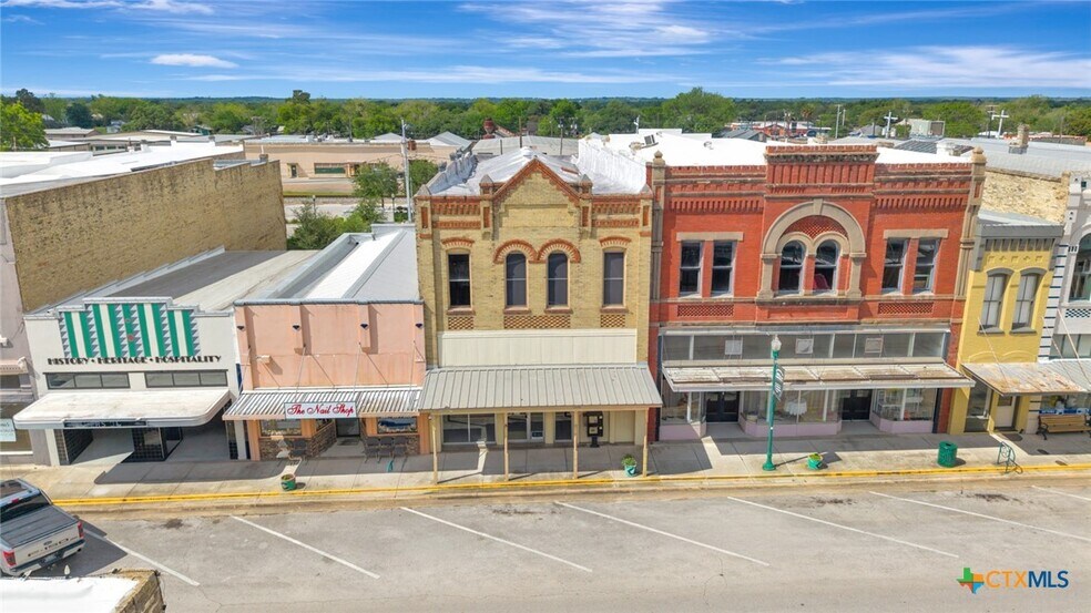 119 E Main St, Cuero, TX à vendre - Photo de l’immeuble – Image 3 sur 38
