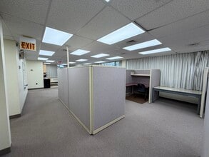 15887 Snow Rd, Brook Park, OH à louer Photo intérieure– Image 1 sur 10