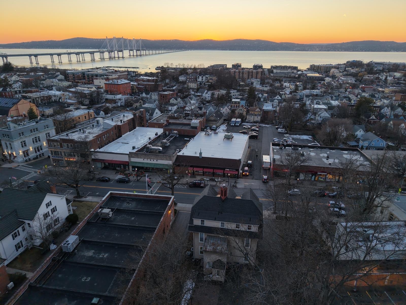 54 N Broadway, Tarrytown, NY à louer Photo principale– Image 1 sur 10