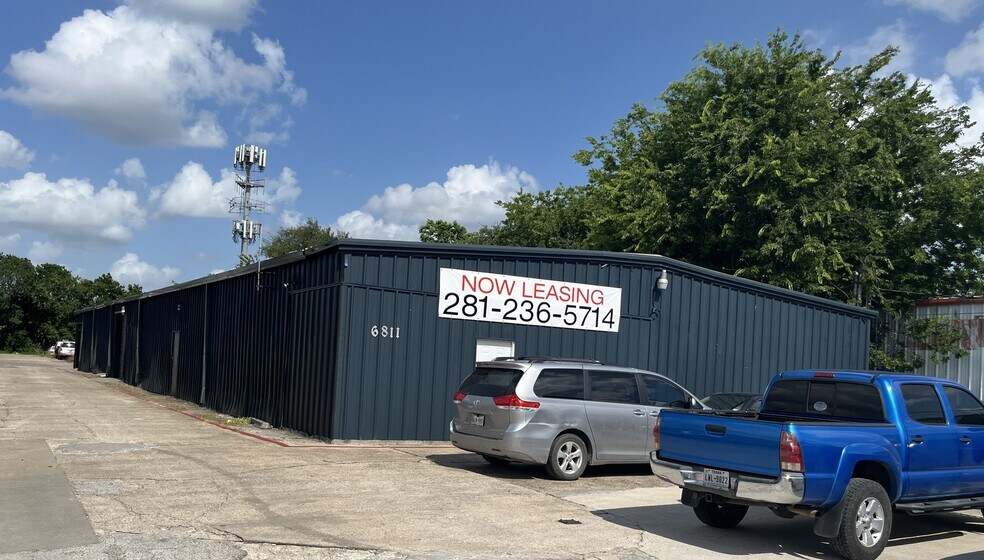 6811 Baneway Dr, Houston, TX à louer - Photo de l’immeuble – Image 3 sur 5