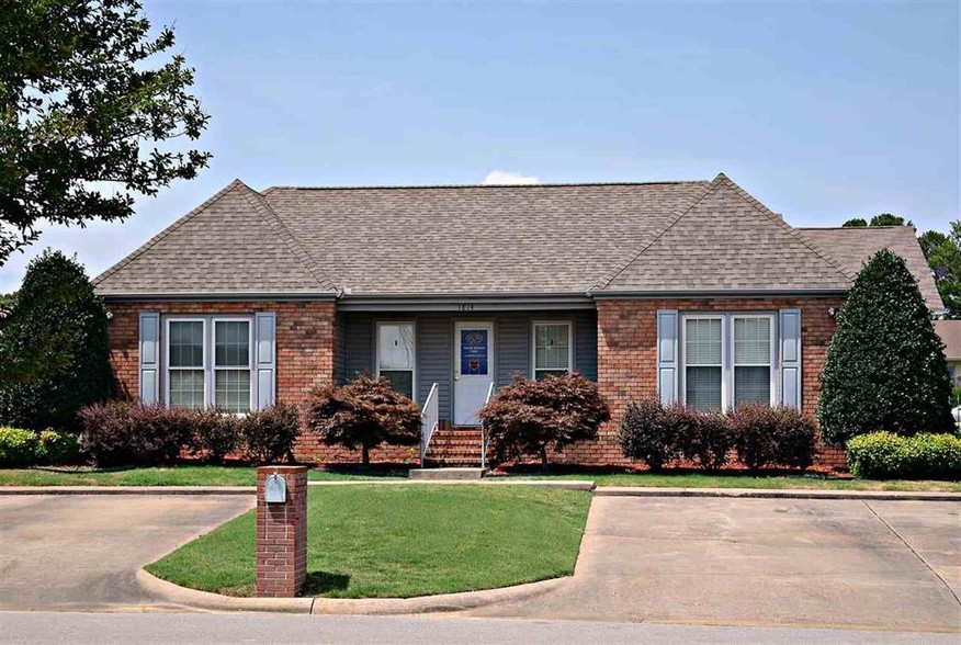 1814 Executive Sq, Jonesboro, AR à louer - Photo principale – Image 1 sur 1