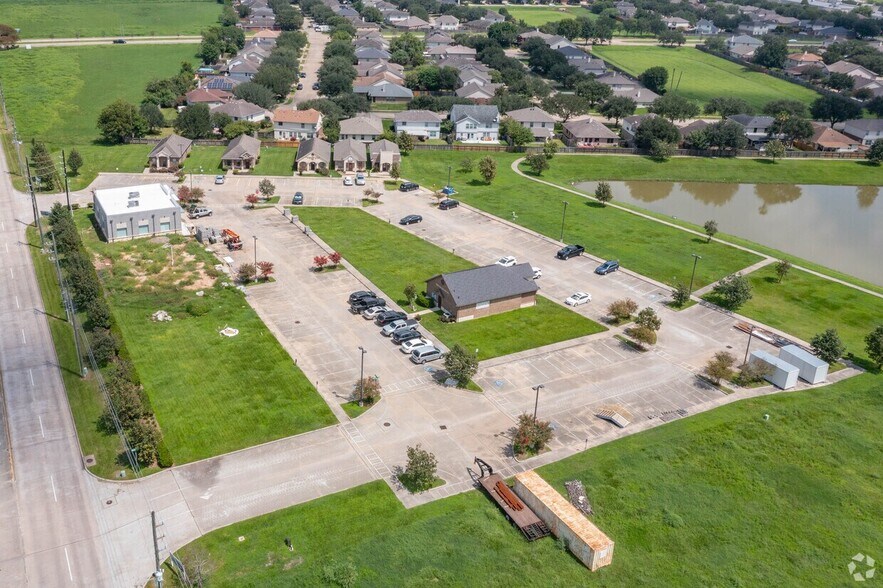 5232 Reading Way, Rosenberg, TX à vendre - Photo de l’immeuble – Image 2 sur 13