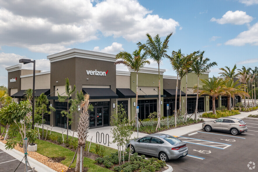 16431 Corporate Commerce Way, Fort Myers, FL à louer - Photo principale – Image 1 sur 7